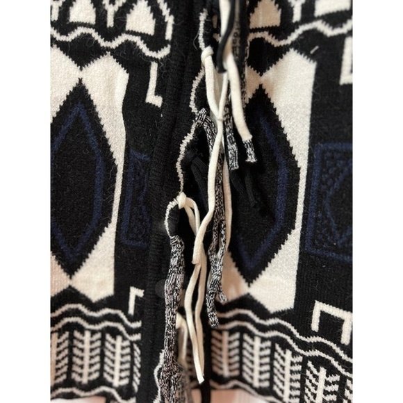 Vincente  NWT Sz XL  Aztec Fringes 3/4  Bell Sleeves Cardigan Sweater - Picture 9 of 13